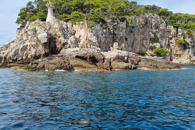 2 hours Elafiti Islands Private Tour by Barracuda 545 - The Koločep stop: Blue and Green Cave vibes plus jump points