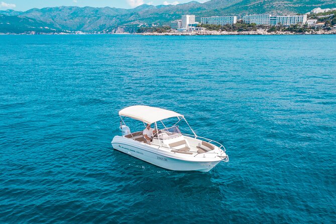 BLUE CAVE & ELAPHITI ISLANDS 4 HOURS ALL INCLUSIVE boat tour - Key highlights at a glance
