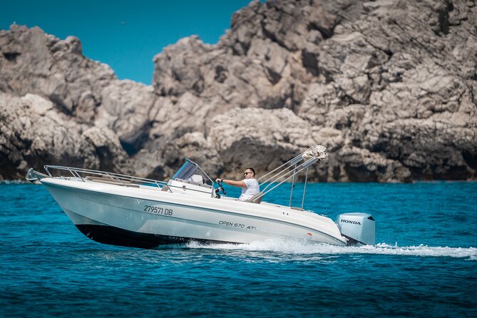 BLUE CAVE & ELAPHITI ISLANDS 4 HOURS ALL INCLUSIVE boat tour - All-inclusive on board: drinks, water, snorkeling gear, and what you still pay for