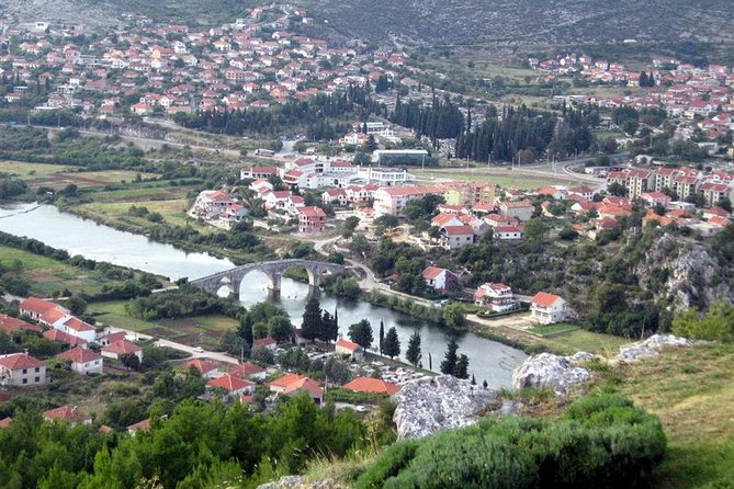 Bosnia Food and Wine Experience Tour - From Dubrovnik - Meeting up right: pickup, language, and group comfort