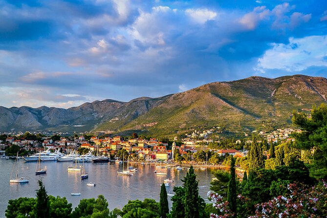 Cavtat Old Town: Exploration Game and Tour - Pinacotheca and Cavtat Old School on Prijeko Street
