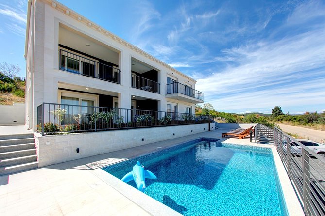 Croatia Family Multi Activity Holiday package - Day 5: Lumbarda e-bikes, a sandy beach moment, and wine tasting at the farm