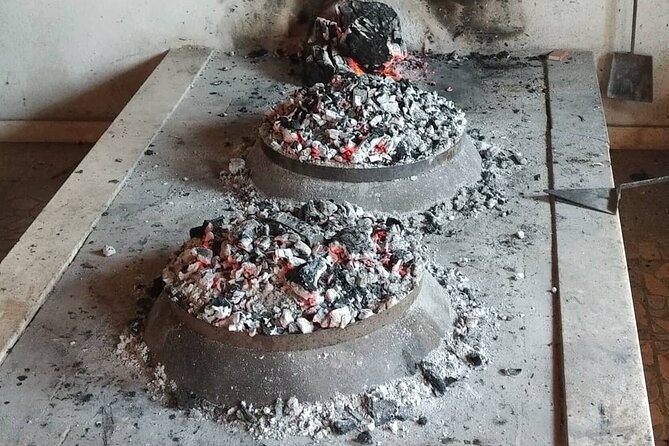 Croatian Traditional Cuisine: Peka Cooking Lesson - How the peka oven works, and what you are really learning