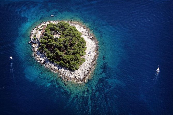 Day Cruise in the Elafiti Islands from Dubrovnik - Boat comfort on a covered Adriatic ride
