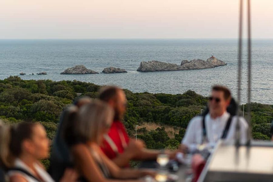 Dinner in the Sky Dubrovnik - Wine and service: what unlimited really means in practice