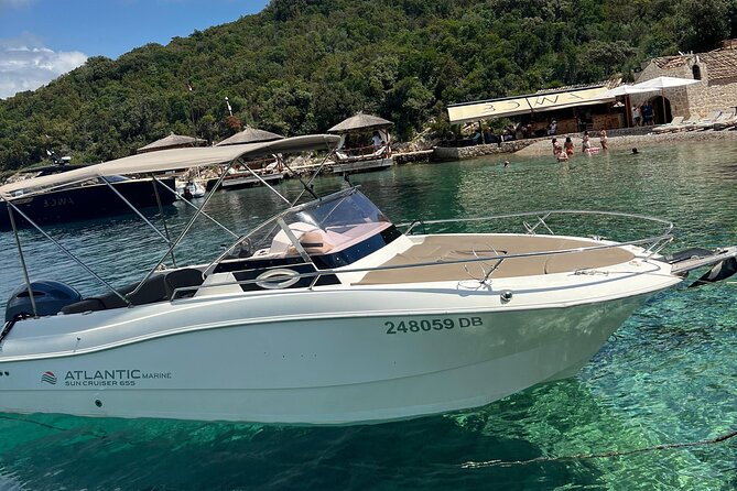 Discover Elaphite Islands and Hidden Caves in Dubrovnik - Onboard comfort and practical details you’ll appreciate