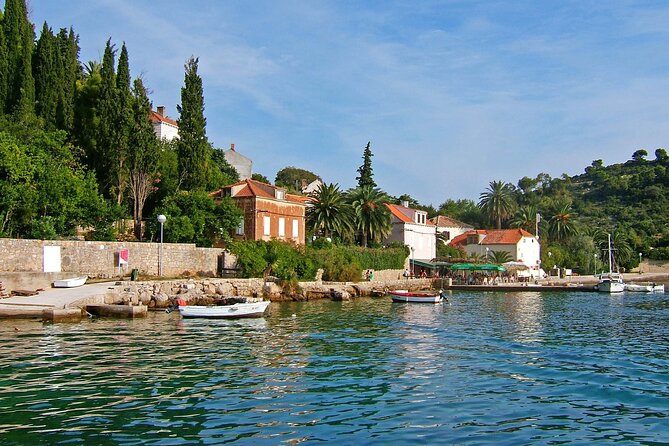 Dubrovnik: 3 Islands Boat Tour with Lunch & drinks(FR, ES, EN) - The panoramic ride: Dubrovnik views plus Trsteno Arboretum
