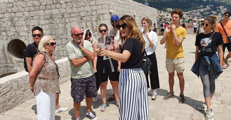 Dubrovnik: Best Game of Thrones Insider Tour - Finding the Tour: Dubravka Fountain and the Black Targaryen Umbrella