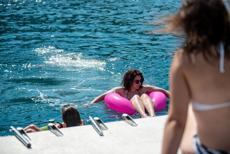 Dubrovnik: Blue Cave Tour with Panoramic Old Town View - Boarding a new speedboat: comfort you notice fast