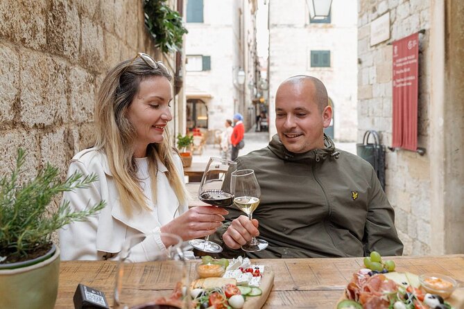 Dubrovnik by Night, History, Wine & Bites - Practical tips to make your night smoother