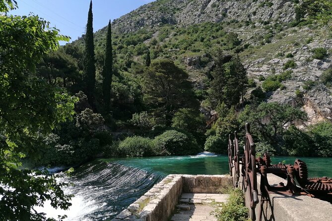 Dubrovnik City Tour with History, Photos & Round Trip Ride - Mount Srđ: Fort Imperial, the 412-meter climb, and a three-country view