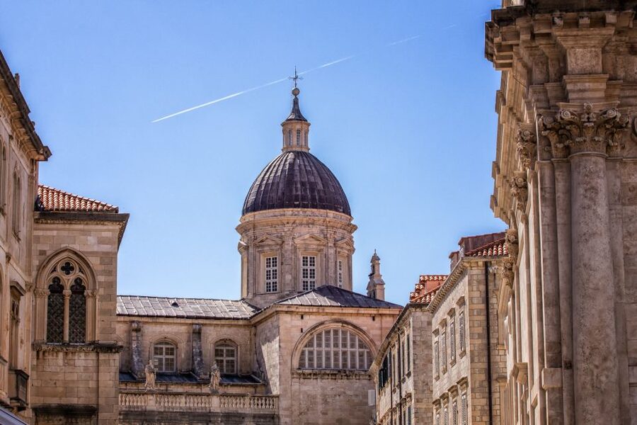 Dubrovnik: Early Bird Walking Tour - Ivan Gundulić and Ulica od Puča: Where the City Lives