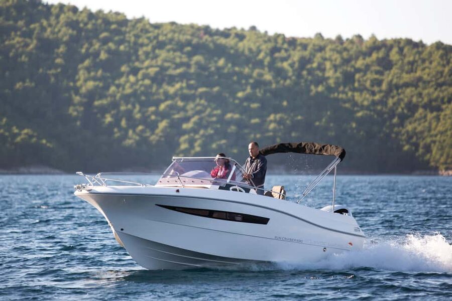 Dubrovnik: Elafiti Island Private Speedboat Tour - Pickup, meeting point, and getting on the water without stress