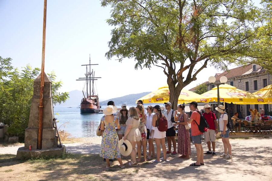 Dubrovnik: Elaphite Island Hopping Cruise on Karaka Ship - Lunch on Lopud: how to budget for the best-value meal breaks
