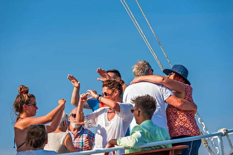 Dubrovnik: Elaphite Islands Cruise with Lunch and Drinks - Stop 1 and the sightseeing cruise moments between islands
