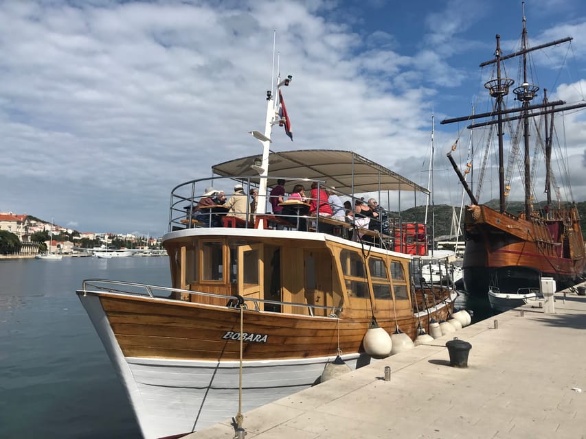 Dubrovnik: Elaphiti Islands Boat Cruise with Lunch & Drinks - Lunch and Drinks at Sea: Simple, Fresh, and Actually Enough