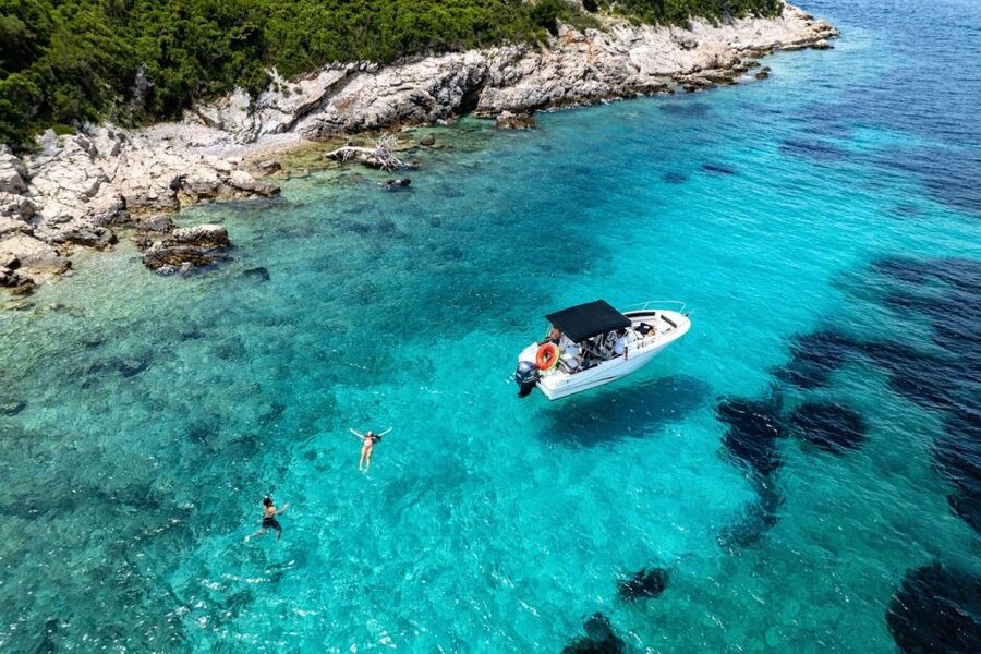 Dubrovnik: Elaphiti Islands Private Day Cruise by Speedboat - Šipan and Suđurađ: fisher village atmosphere and lunch options