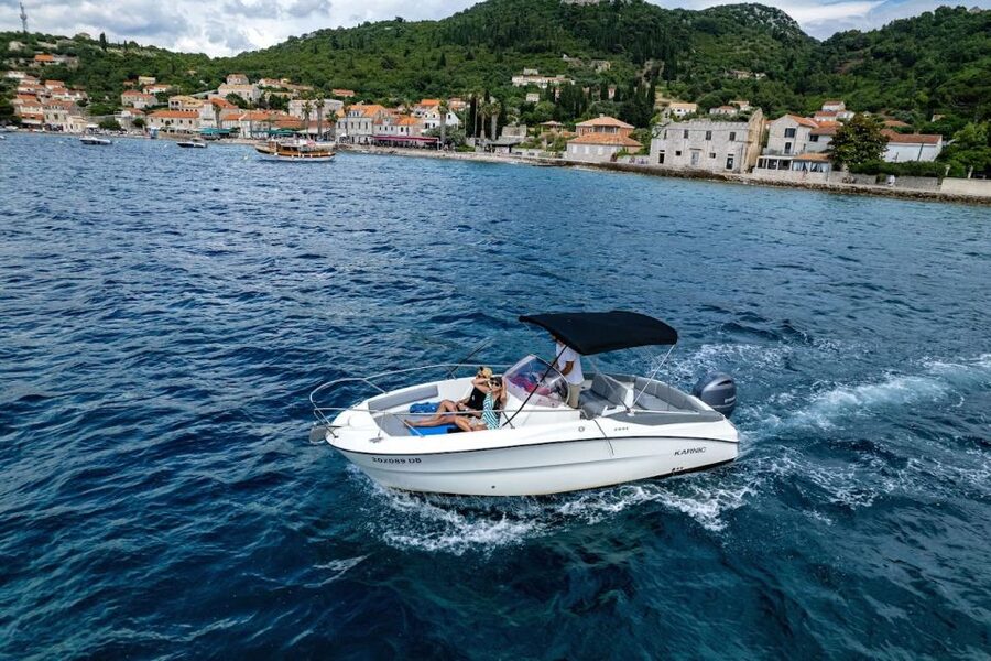 Dubrovnik: Elaphiti Islands Private Day Cruise by Speedboat - Food and drink value: what is included, what you pay for