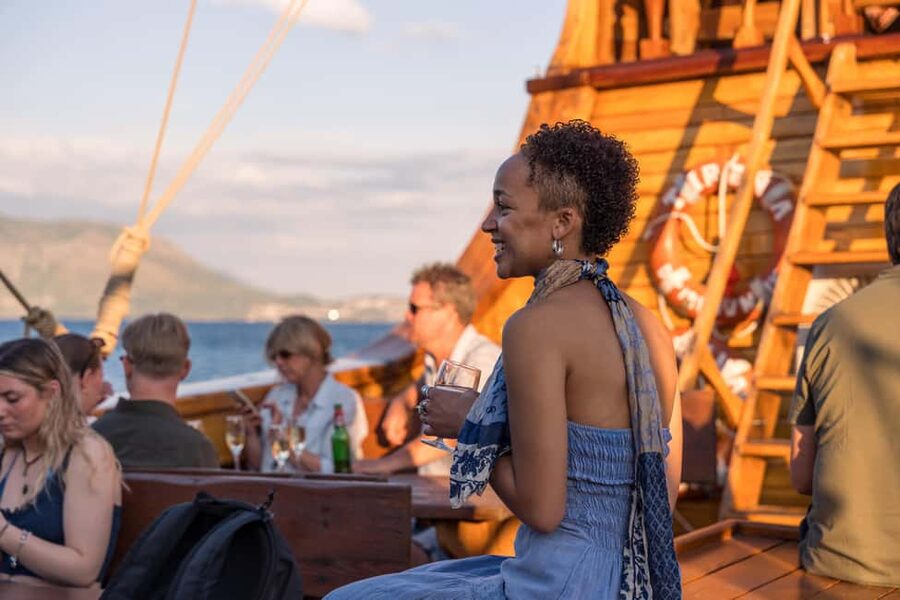 Dubrovnik: Galleon Sunset Cruise with a Live Guide & Drink - FAQ