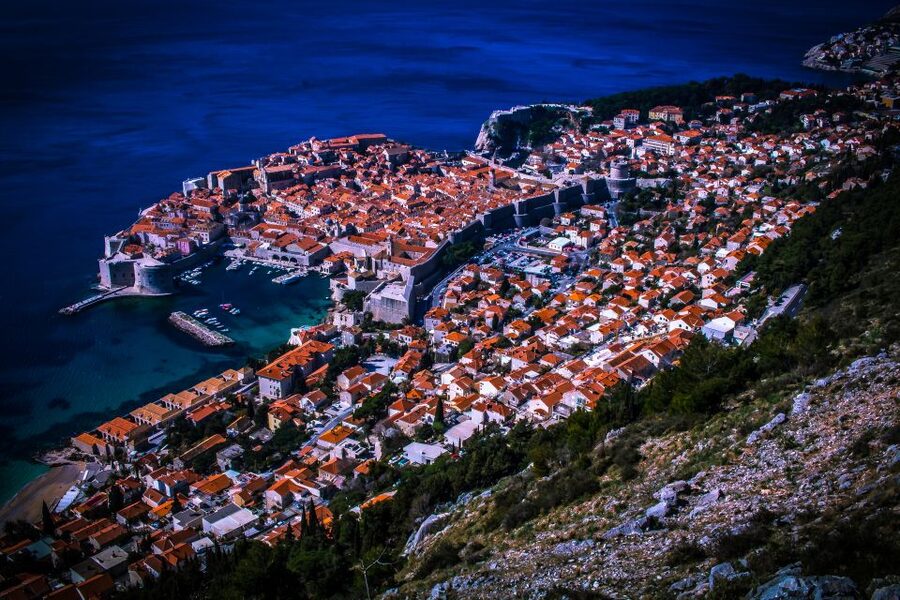 Dubrovnik: Game of Thrones Complete Tour - Getting started at Brsalje and finding your Targaryen banner