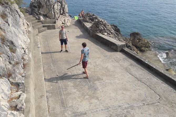 Dubrovnik Game of Thrones Driving Tour - St Jacobs Beach: abandoned hotel Belvedere and a fight scene