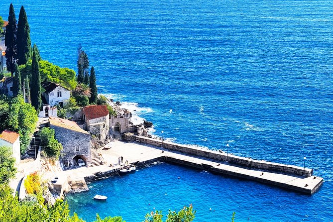Dubrovnik Game of Thrones Driving Tour - Drive-by moments: Buža gate and the north side of the Wall
