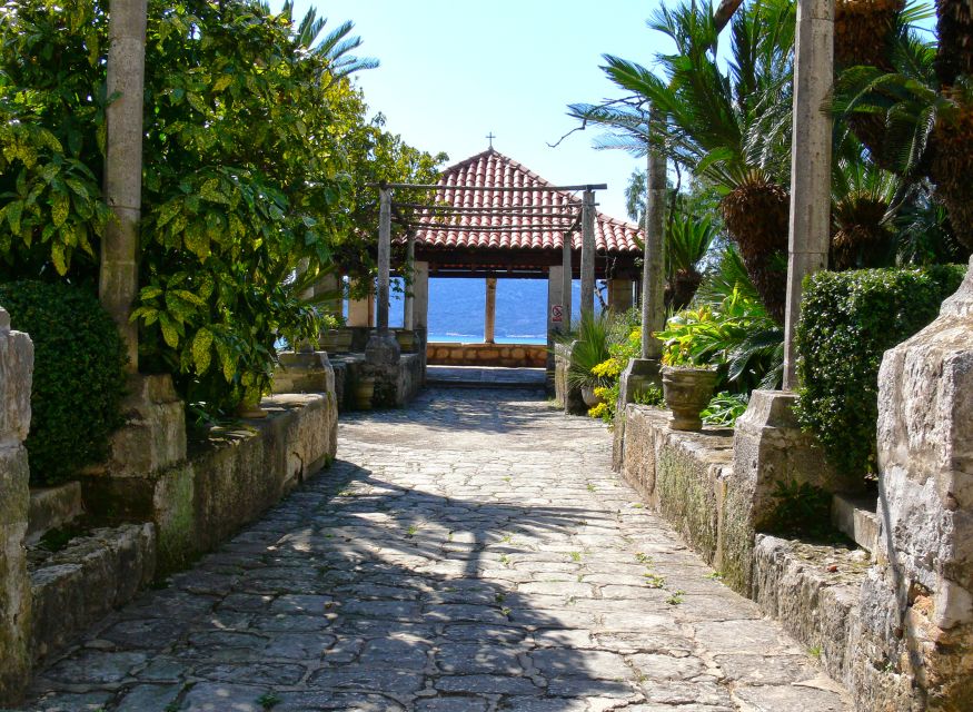 Dubrovnik: Game of Thrones Locations Driving Tour - Weather, heat, and the walking you can expect