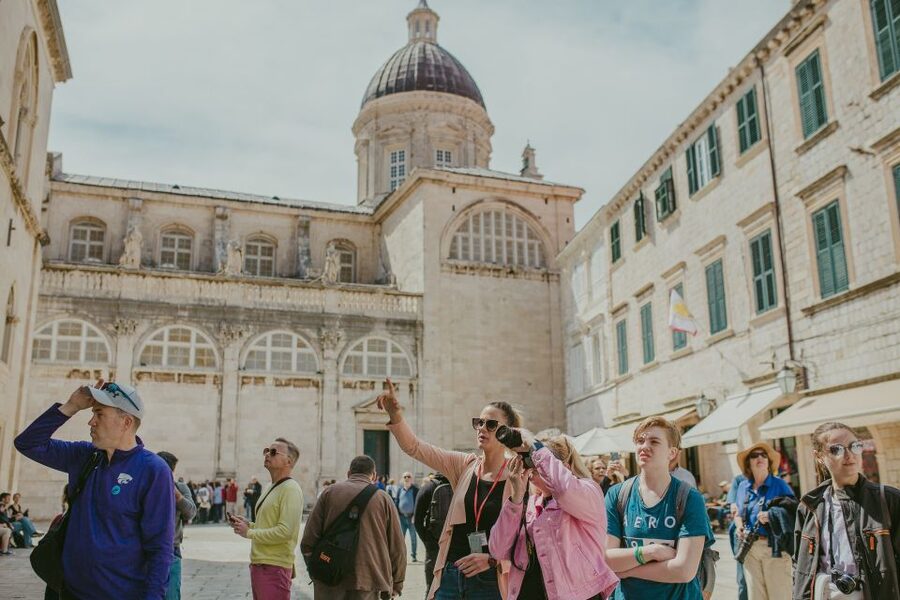 Dubrovnik: Guided Old City Walking Tour - Meeting the group at Amerling Fountain, then stepping into Old Dubrovnik
