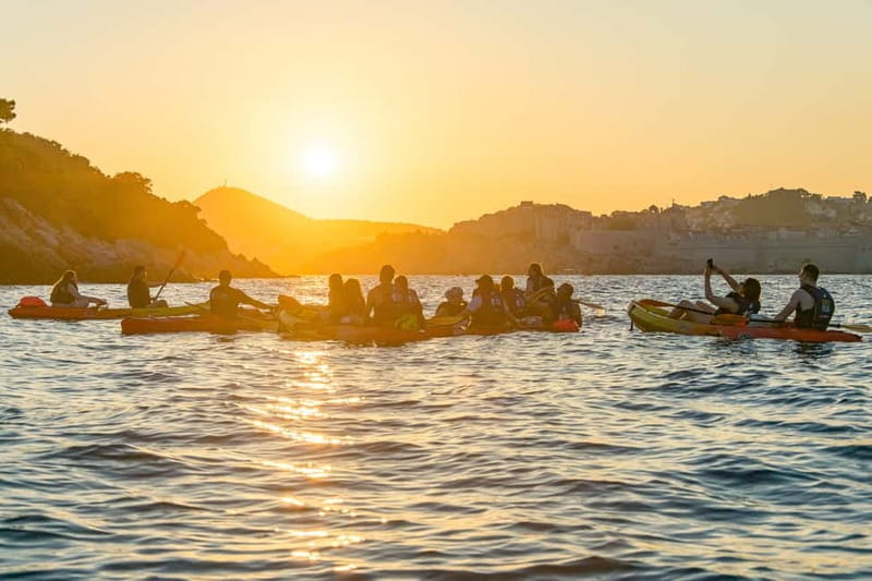 Dubrovnik: Guided Sunset Sea Kayaking with Snacks and Wine - Stop 1 and the sea-wall route: getting that first Dubrovnik “wow”