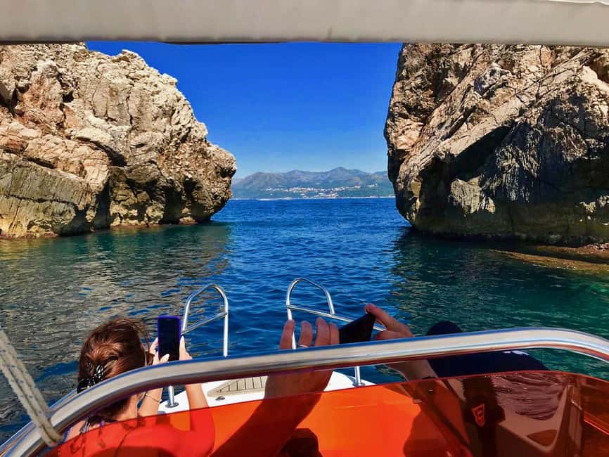 Dubrovnik: Half-Day Boat Tour to Elaphite Islands 4h - Underwater Gear and the Photo Delivery System