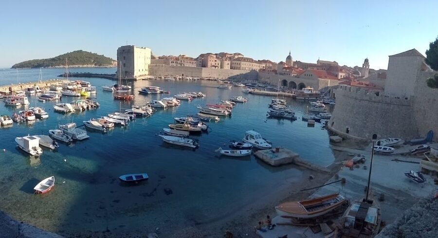 Dubrovnik: Historical Tour with Game of thrones details - Meeting at Ploče Gate: the tour’s clear start and finish