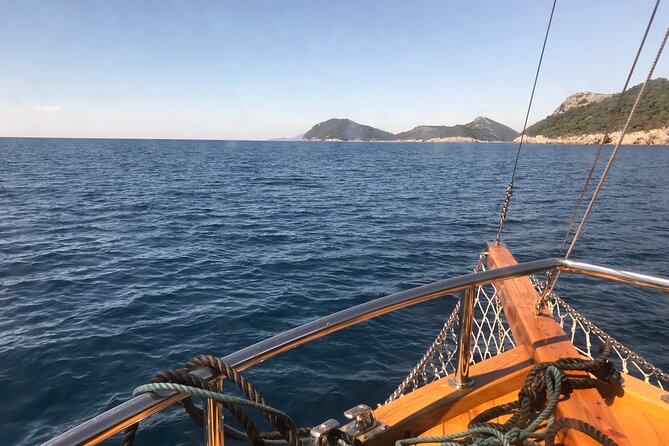 Dubrovnik Islands Private Rented Boat Cruise - Boat comfort and group size, up to 12 people