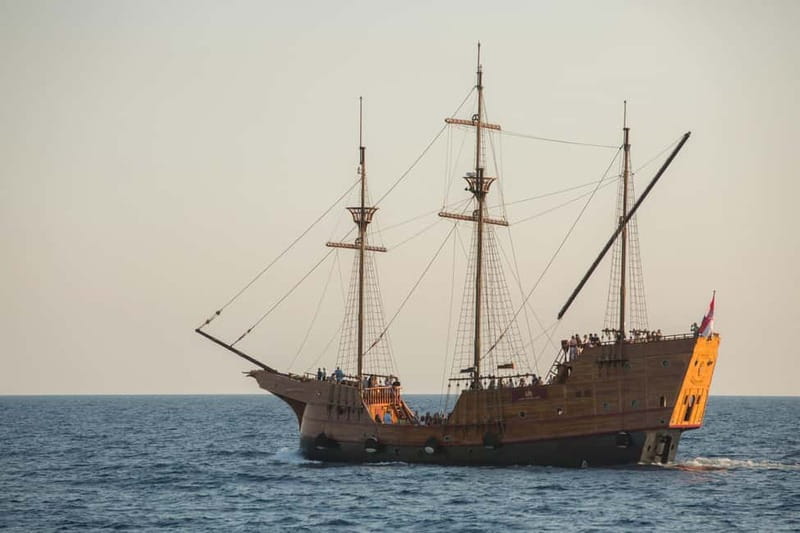 Dubrovnik: Karaka - Game of Thrones Cruise & Walking Tour - Karaka Ship and Dubrovnik Coast, the Game of Thrones Setup