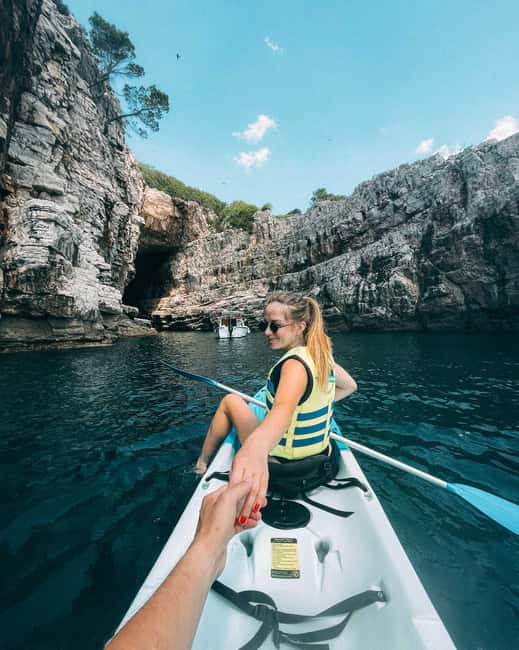 Dubrovnik: Kayak Rental - Entering The Water From Banje and Bane Beaches