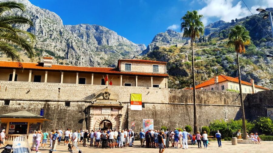 Dubrovnik: Kotor, Perast, Sveti Stefan, and Budva Day Trip - What to Bring, How to Dress, and Photo Timing That Helps