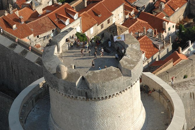 Dubrovnik Old City Walls Private Tour - Meeting at Vrata od Ploča and walking into the defense story