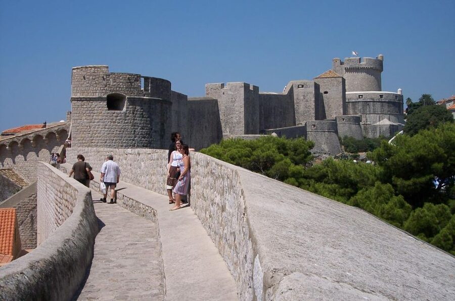 Dubrovnik: Old Town and City Walls Guided Walking Tour - Dubrovnik’s 1940 m City Walls, in Real Life