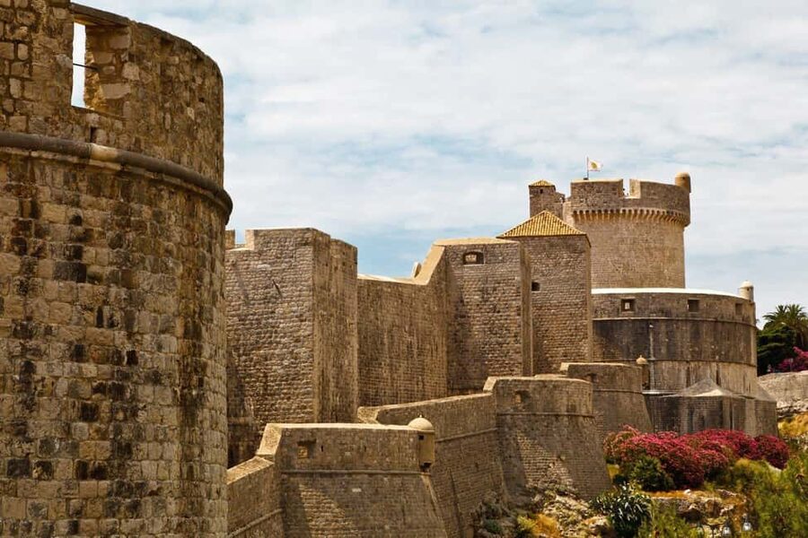 Dubrovnik: Old Town & City Walls Guided Tours Combo - What to bring, what not to do, and what could trip you up