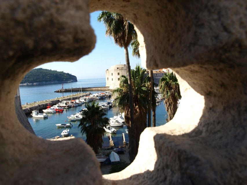 Dubrovnik: Old Town & City Walls Private Walking Tour - Getting to the meeting point near Pile, fast and simple