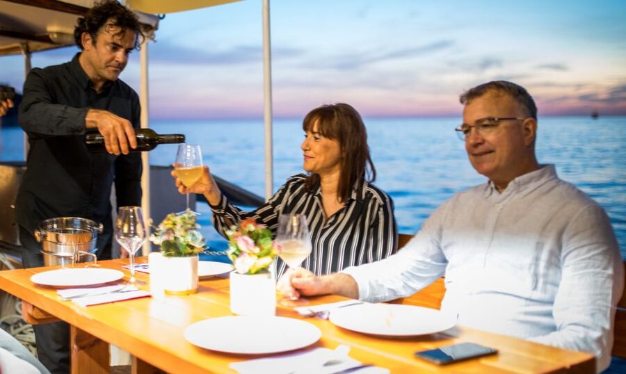 Dubrovnik: Old Town Cruise with Lunch - The sail route: Dubrovnik waterfront, City Walls, and Lokrum Island