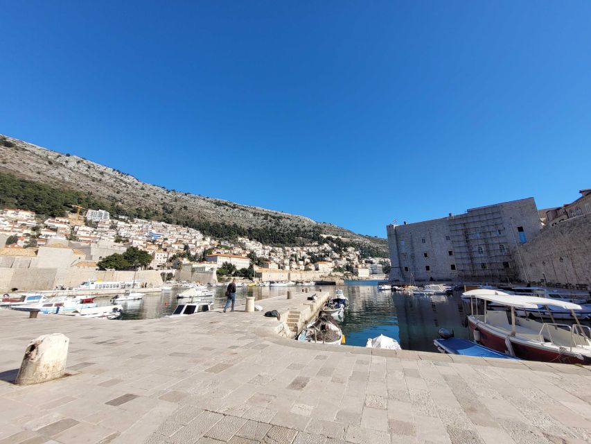 Dubrovnik: Old Town Highlights Tour with Audio Guide - Pile Gate, built in 1537, and what to listen for