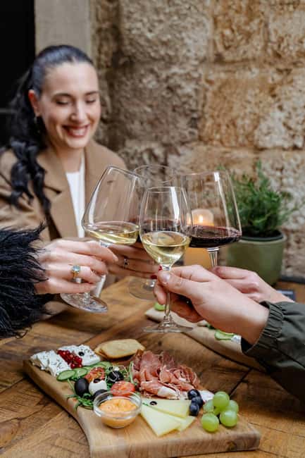 Dubrovnik Old Town: Night tour with History, Wine & Bites - Key highlights
