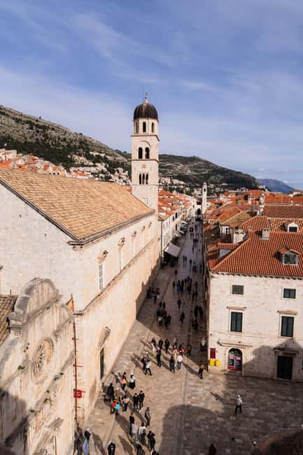 Dubrovnik Old Town: Night tour with History, Wine & Bites - The night timing: why sunset walking works so well in Dubrovnik