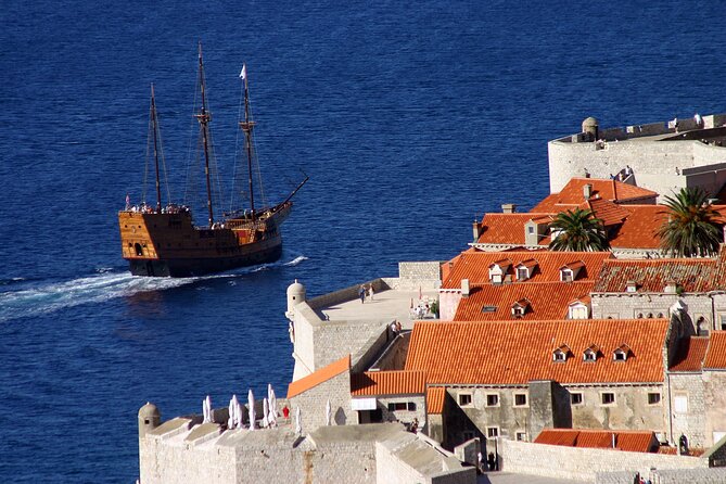Dubrovnik Old Town Walking Tour and Cruise with Karaka - Group size, timing, and the “too rough on the sea” reality