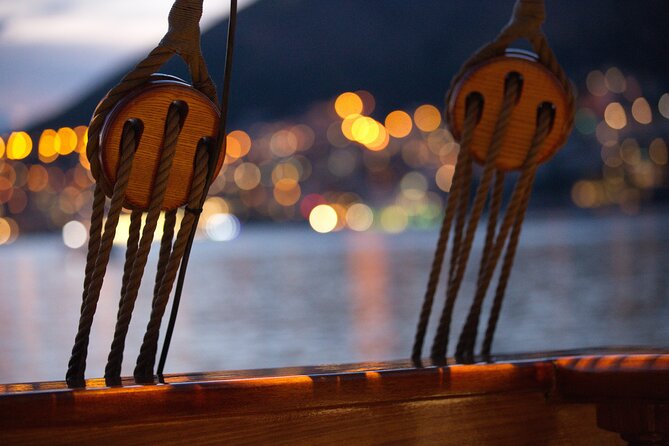 Dubrovnik Panoramic Night Cruise with Karaka - Sailing into the port for the best panoramic city lights
