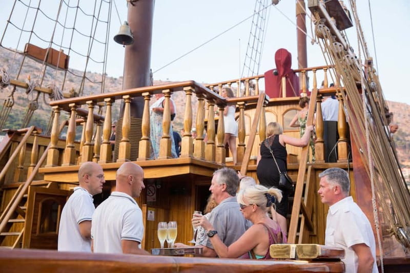 Dubrovnik: Panoramic Sunset Cruise on Karaka Ship - Where you’ll meet: Na ponti bb and the Old Town port