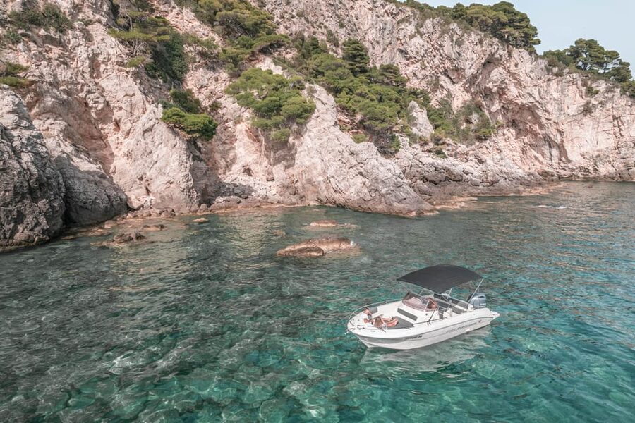 Dubrovnik: Private Boat Island Tour - Snacks, drinks, and music on the water