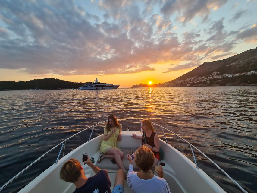 Dubrovnik Private Speedboat Tour to Elaphite Islands - Private Speedboat vs. Big-Group Boat in Dubrovnik