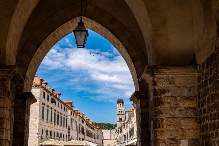 Dubrovnik : Private Walking Tour With A Guide (Private Tour) - Dubrovnik feels simpler when someone shows you the logic