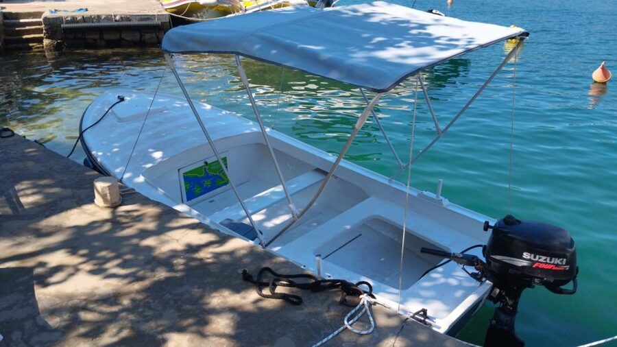 Dubrovnik: Rent a fun and easy to use boat without license - Price and fuel: what $259 really buys for up to 4